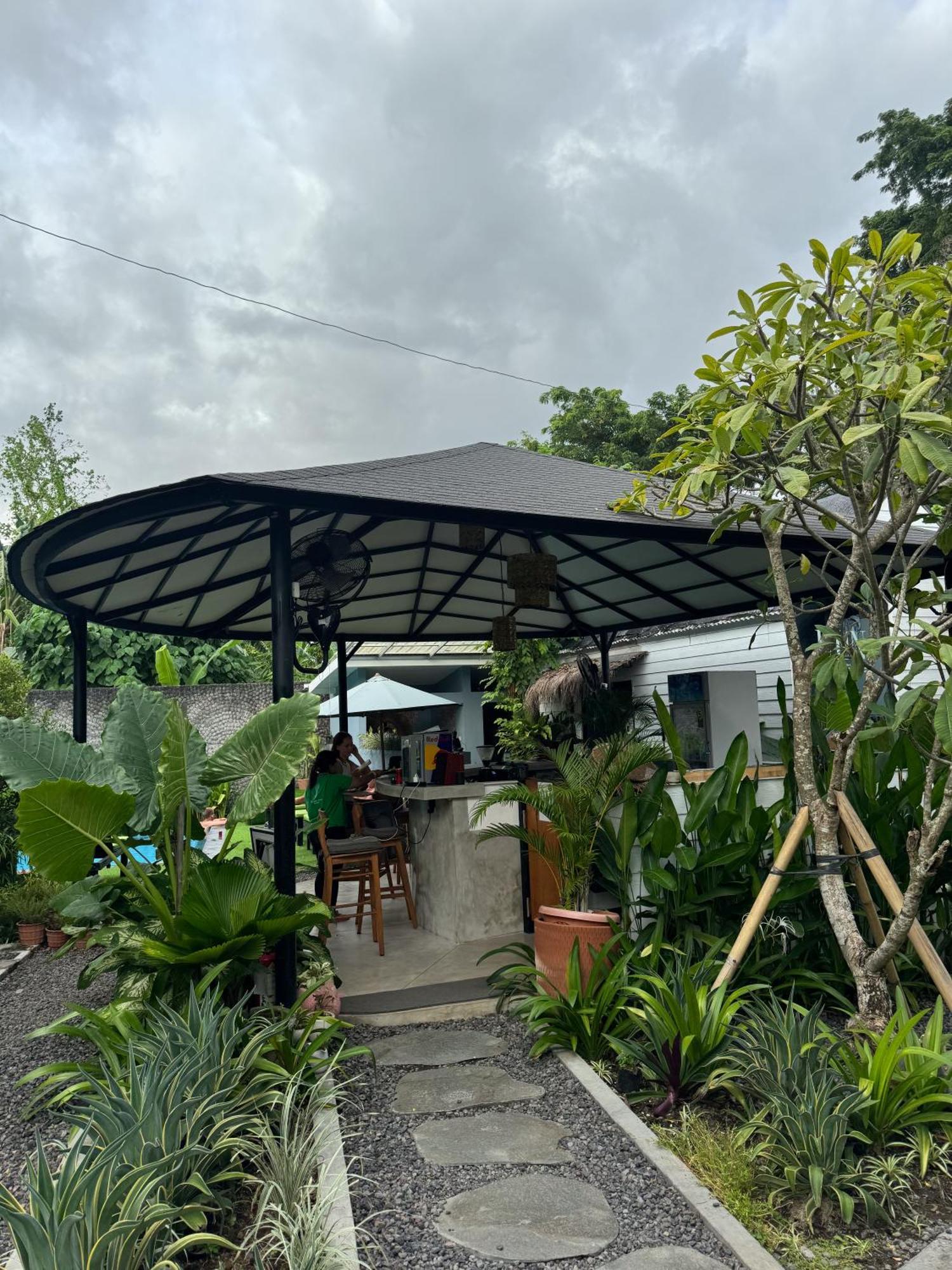 The Jungle Hostel Canggu Екстериор снимка