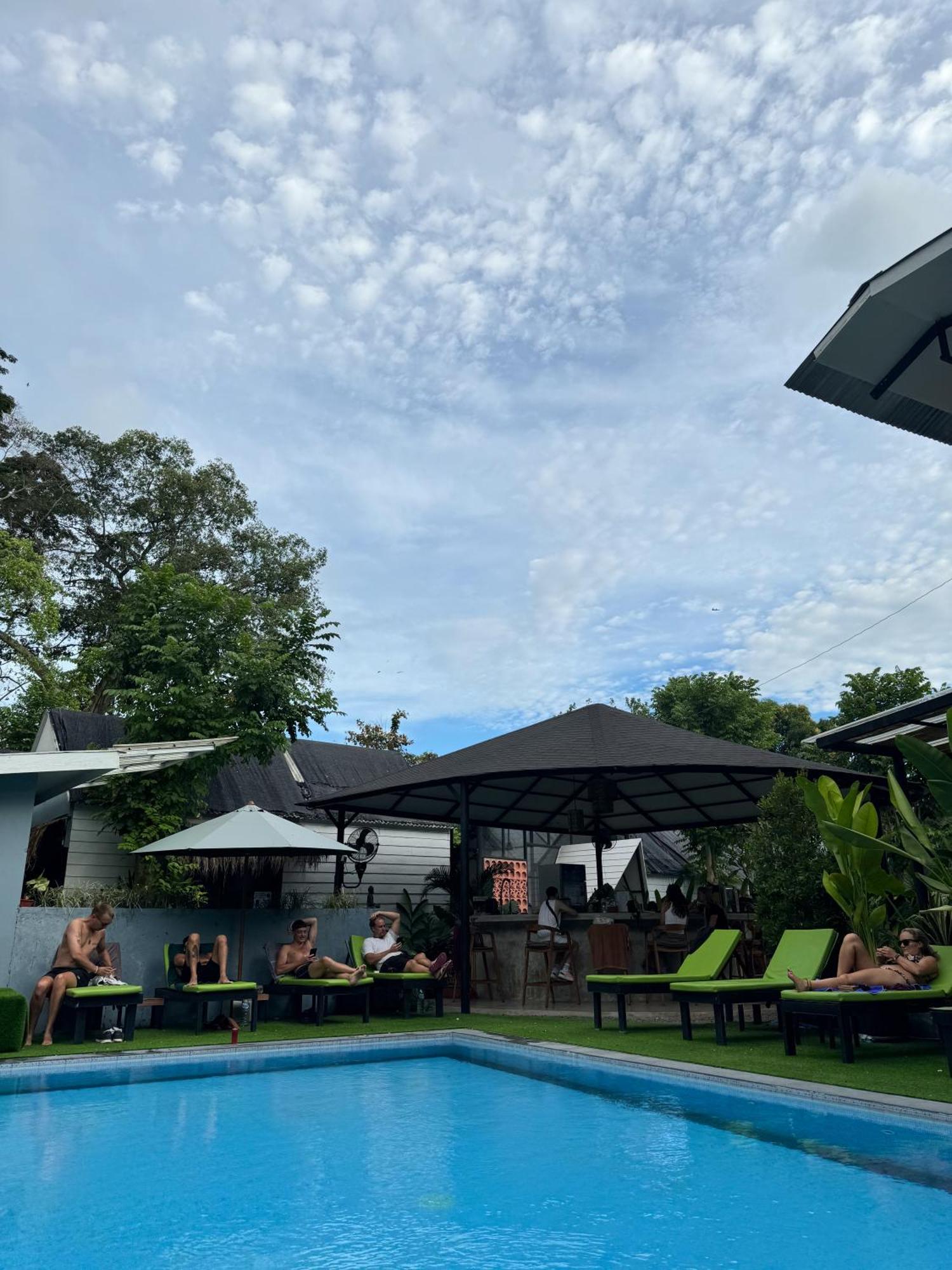 The Jungle Hostel Canggu Екстериор снимка