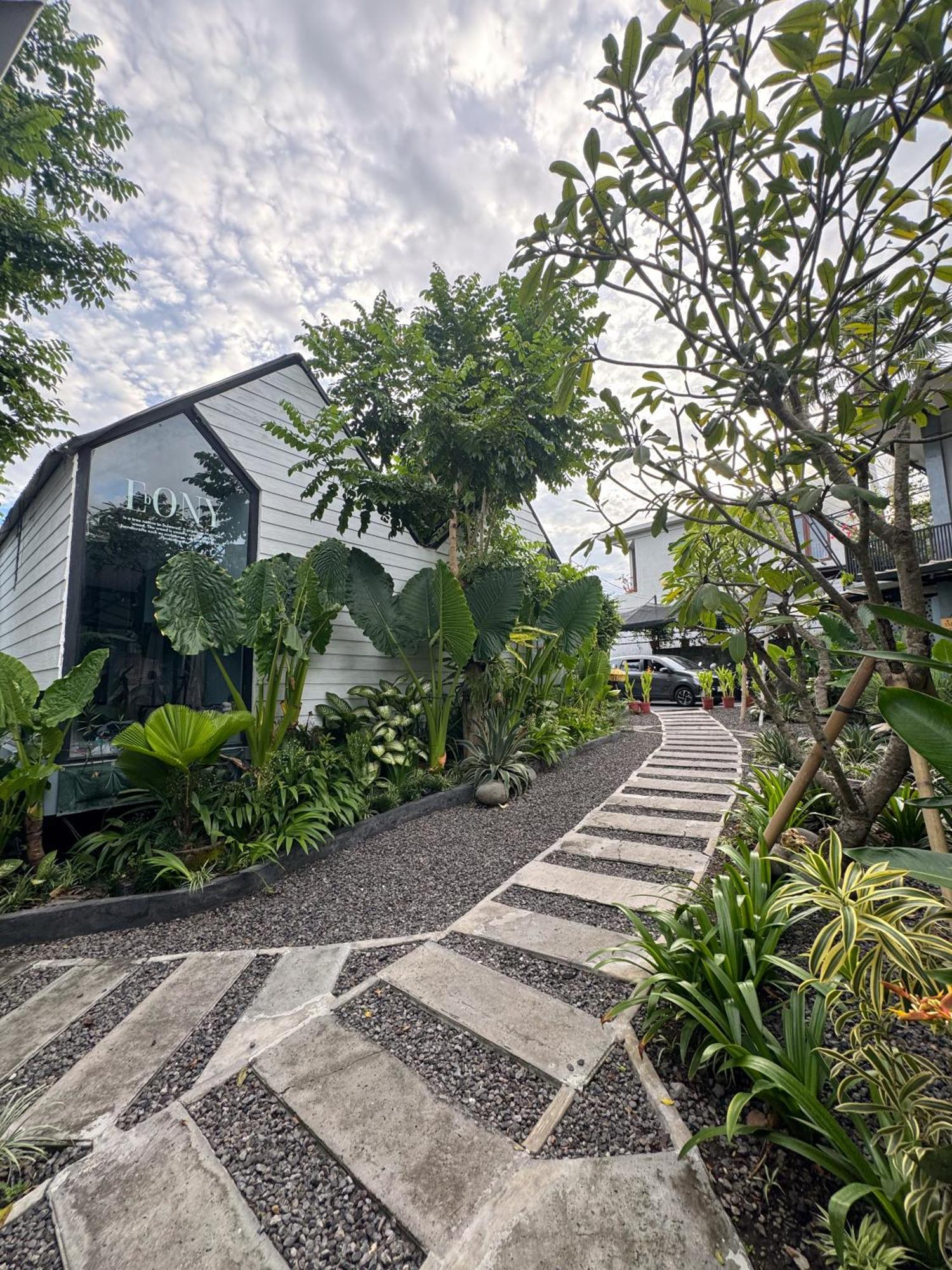 The Jungle Hostel Canggu Екстериор снимка